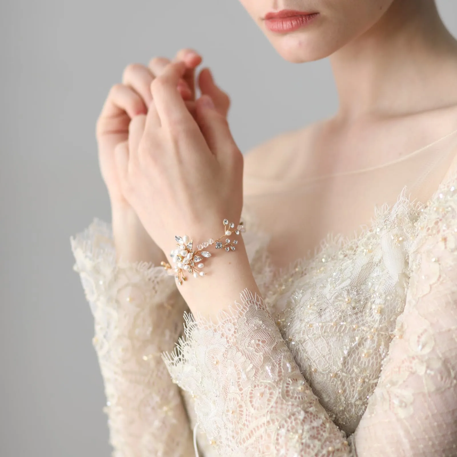 Bridal Pearl Flower Bracelet Crystals Trendy Vintage Simple Wedding Bridesmaid Jewelry