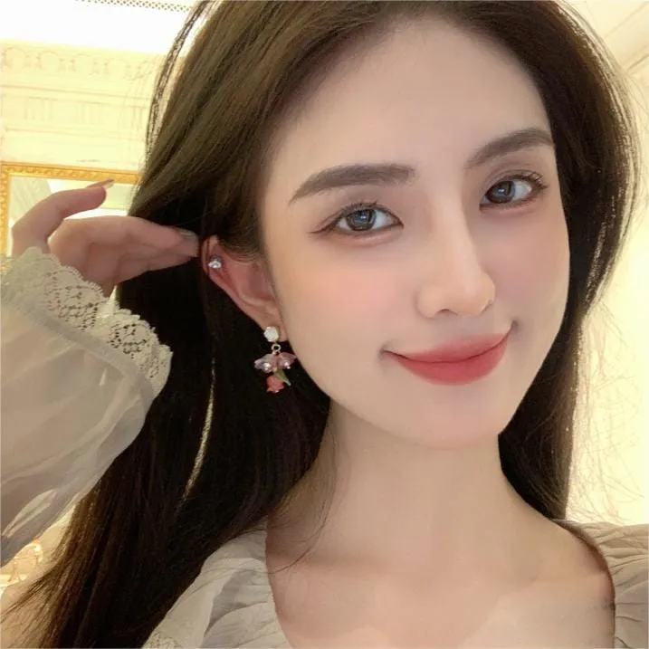 Chic Dangling Rose Earrings
