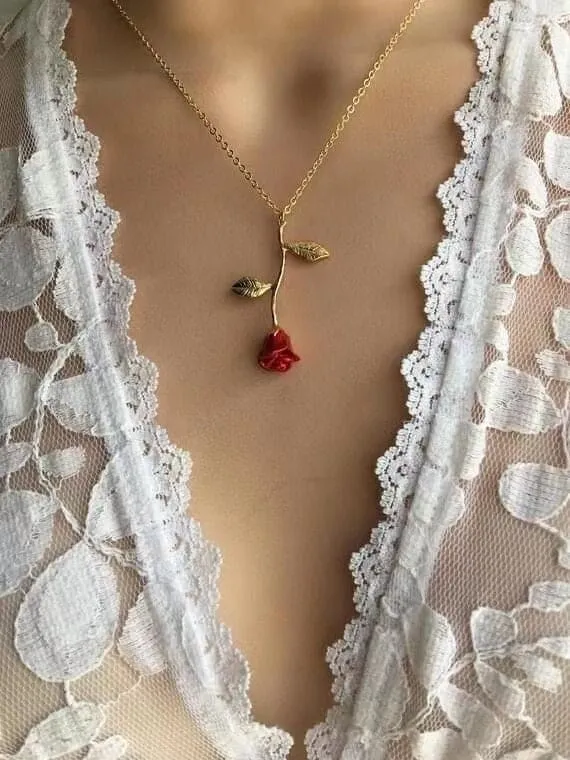 Chic Enamel Rose Pendant Necklace