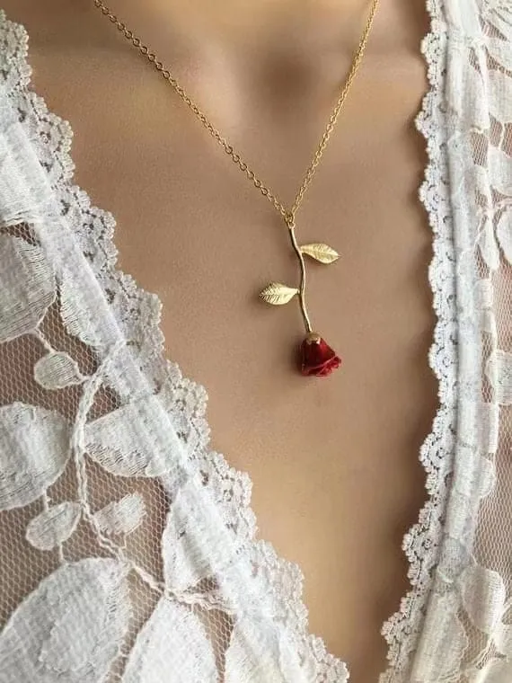 Chic Enamel Rose Pendant Necklace