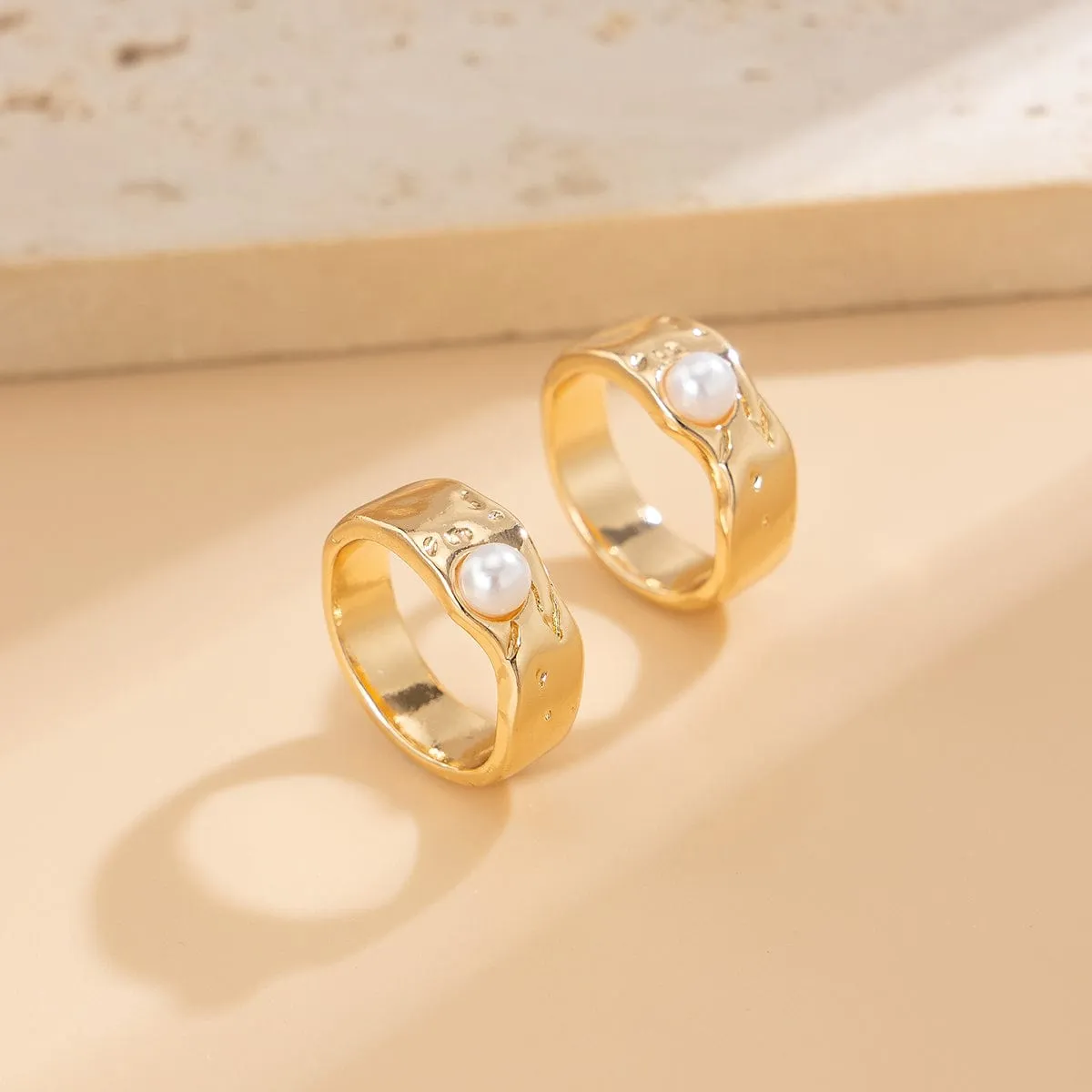 Stylish 2pcs Gold Silver Plated Pearl Inlaid Ring Set
