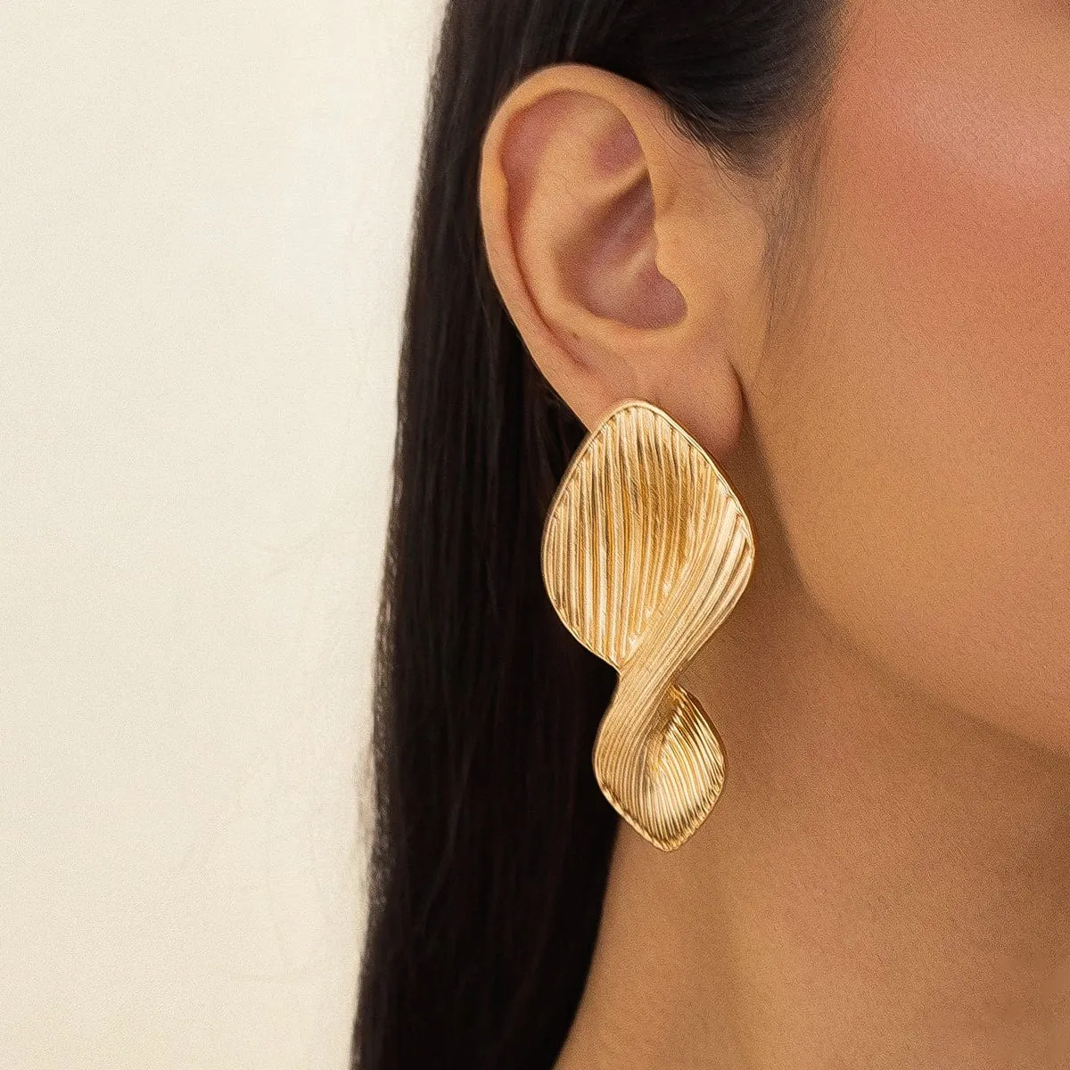 Stylish Chunky Textured Curved Ribbon Earrings