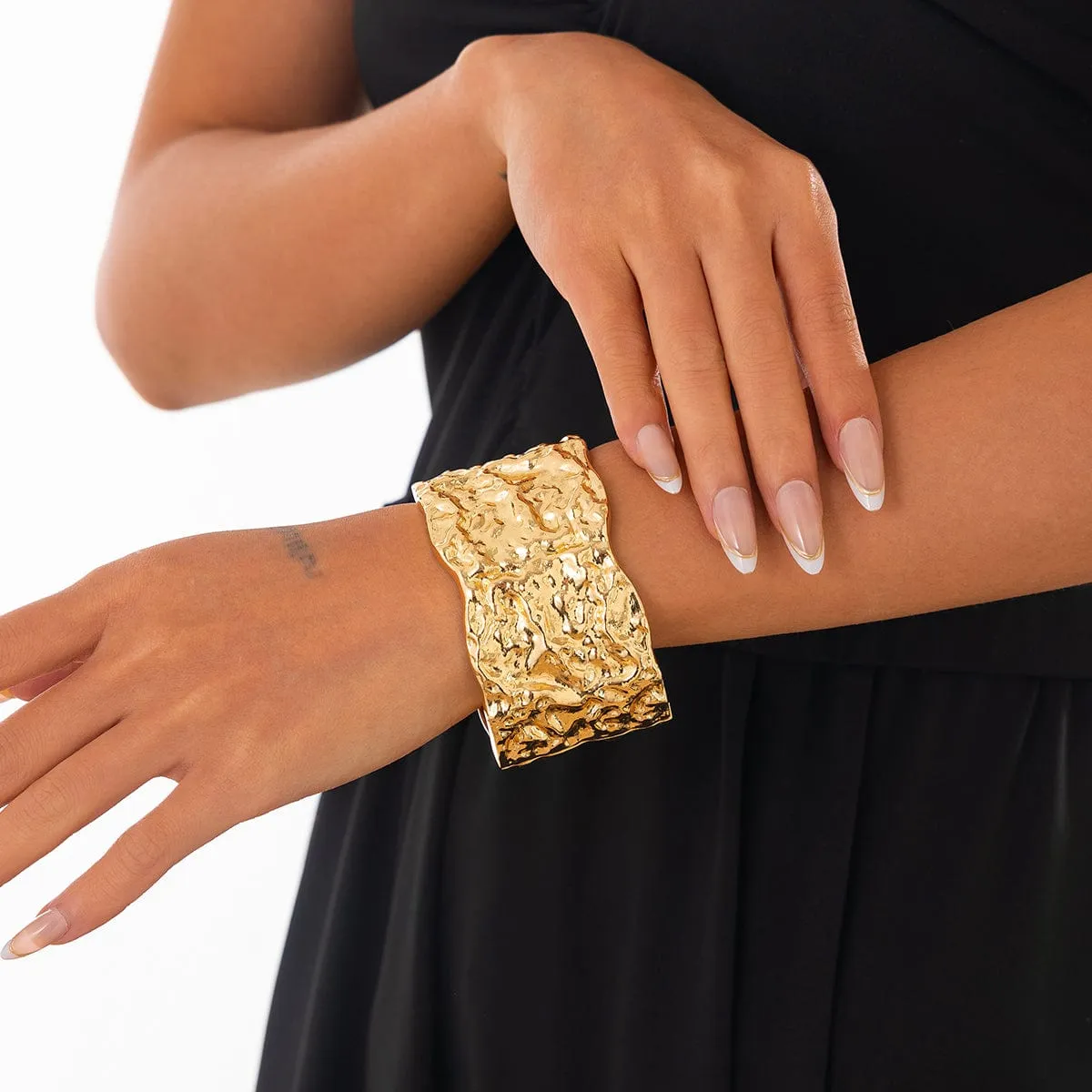 Stylish Gold Silver Tone Textured Bangle Bracelet